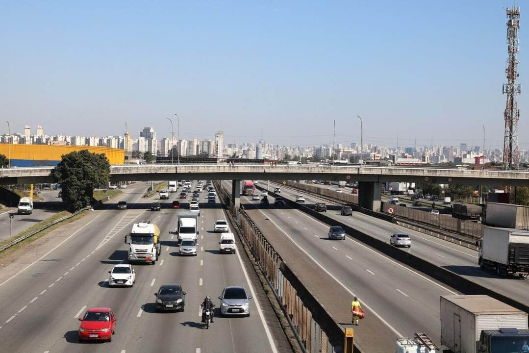 Auxílios Caminhoneiro e Taxista